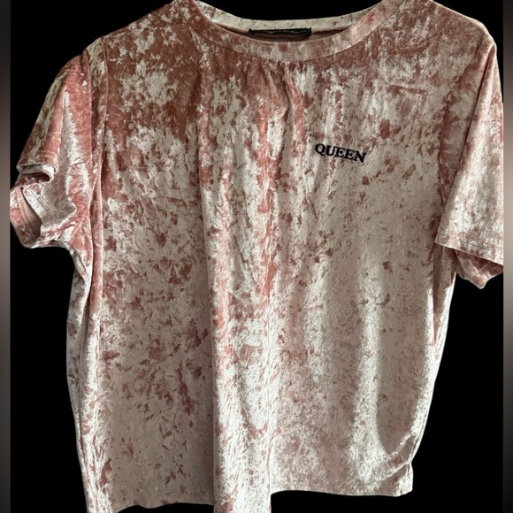 Rags to riches pink crushed velvet tshirt/long cropped top queen embroidered - Picture 1 of 2